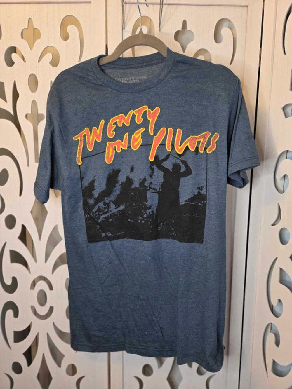 Twenty One Pilots Graphic Band Tee Gray Yellow Logo Cotton NWOT Medium